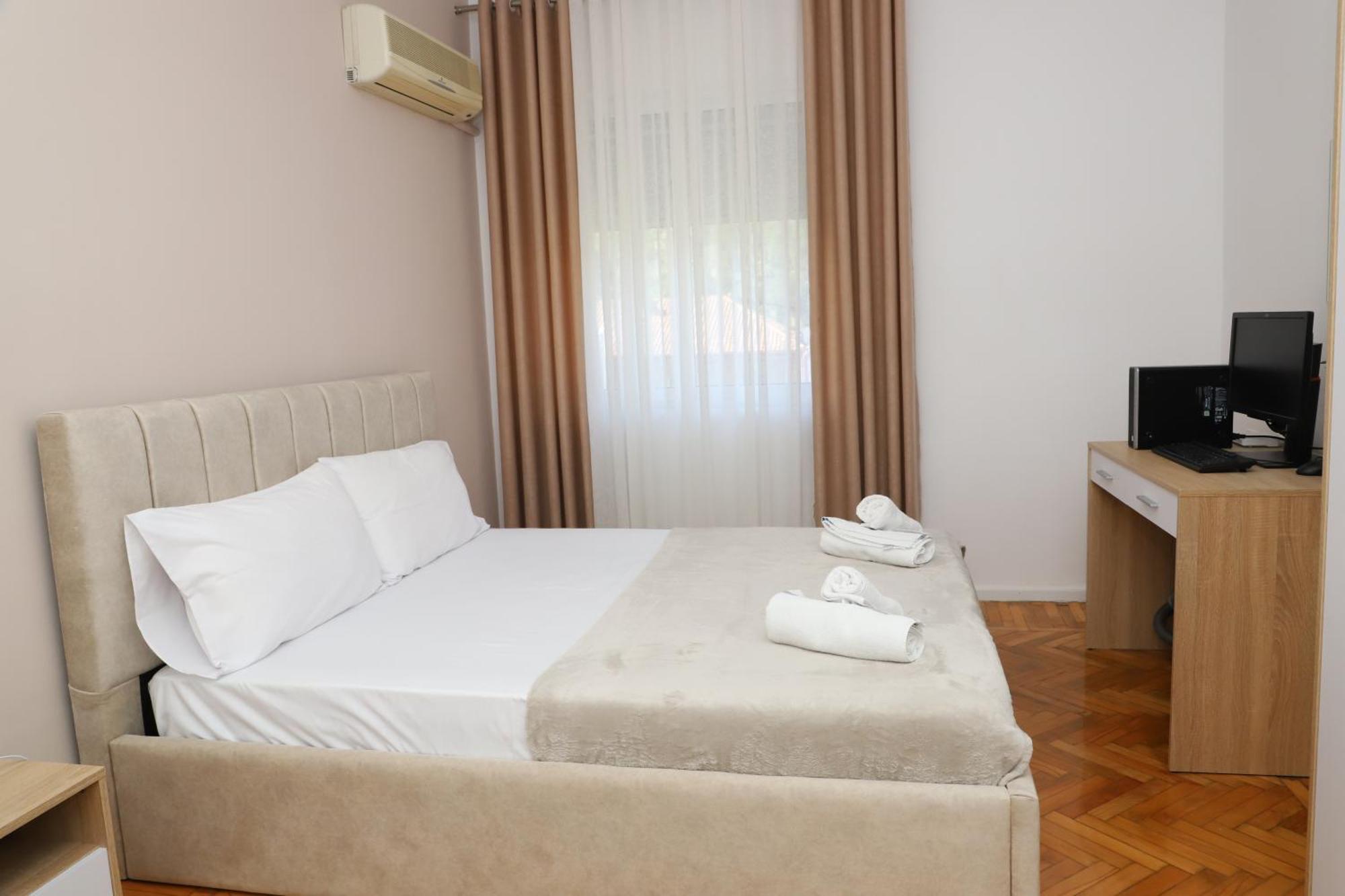 Beratinus Apartment In Berat Center Buitenkant foto