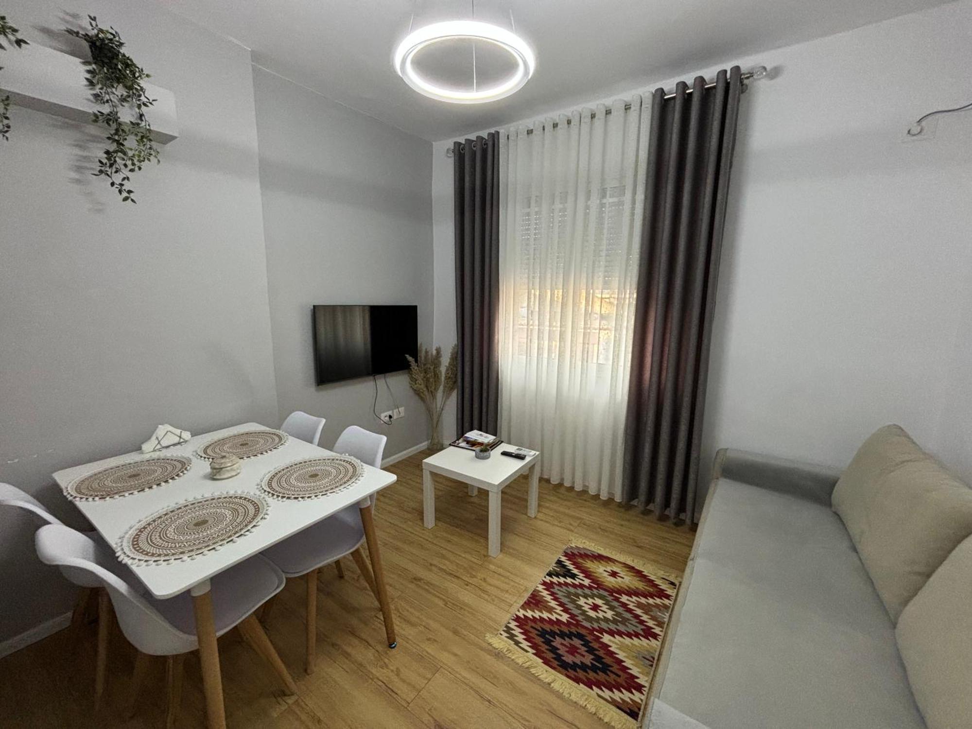 Beratinus Apartment In Berat Center Buitenkant foto